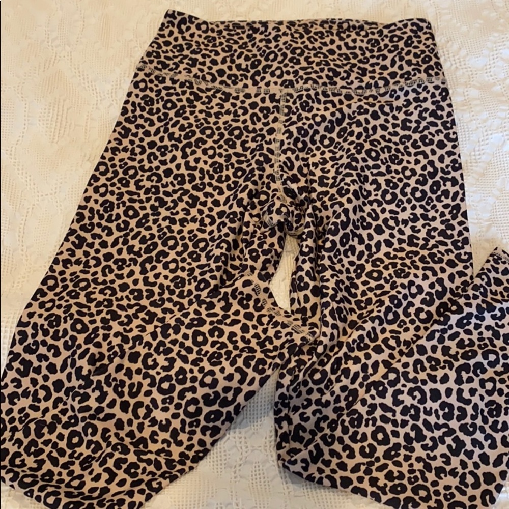 Leopard print leggings